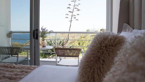 Rafina's PARADISE VIEW!!Walking access to the Port!!! Amazing Seaview!!!Steps from the Beach, 2 min walk!!WIFI 300Mbps! The Lux Seaside Retreat! - Foto 5