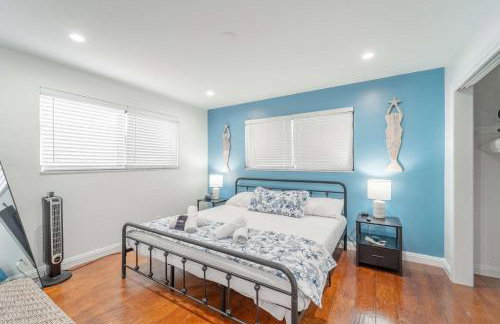 Resort Style Backyard Heated Pool Hot Tub Fire Pit - Foto 31