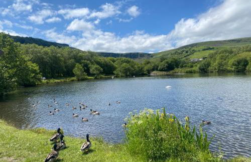 Spacious Town House - Photo 16