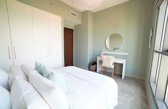 Luxurious Dubai Hills with balcony park view - Photo 3