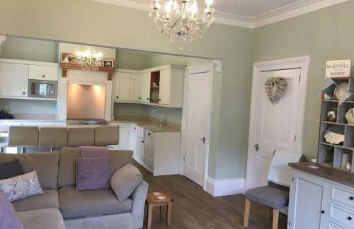 West View, Lakeside, Newby Bridge, 2 mins walk to Lake Windermere, Delightful property with Hot Tub - Foto 2