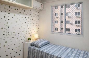 Apartamento novo, excelente localização, 7 min da praia - Foto 13