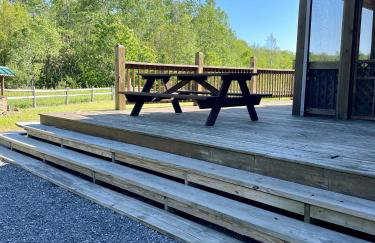 Spacious Salmon River Waterfront Lodge for 6 - Foto 44