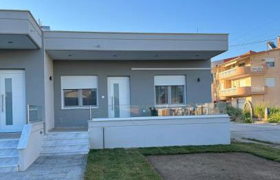 Astron Apartments - Photo 3