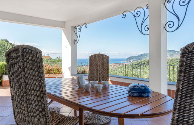 8 bedroom House in Diano Castello with private pool and garden - Photo 8