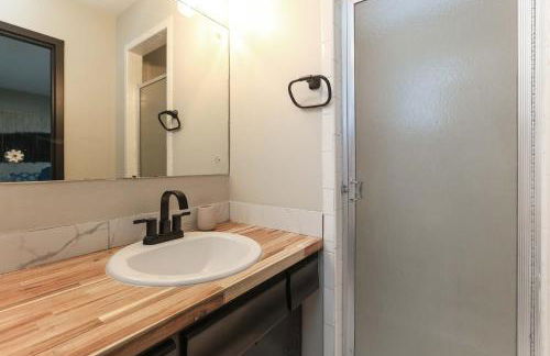 East Side Oasis 3BR 2 BA Coffee 5Min to Town East - Foto 26