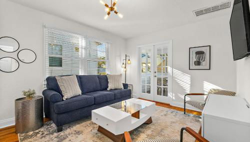 Private Uptown Flat - Walk to Nights of Lights! - Foto 4