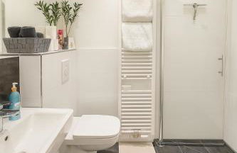 glorious cloud apartment - Photo 14