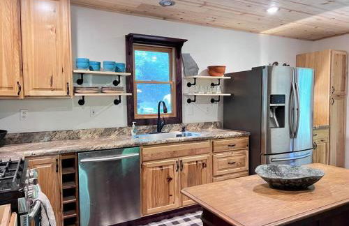 Close to Lake Blue Ridge, Hot Tub, Swing Beds - Foto 22