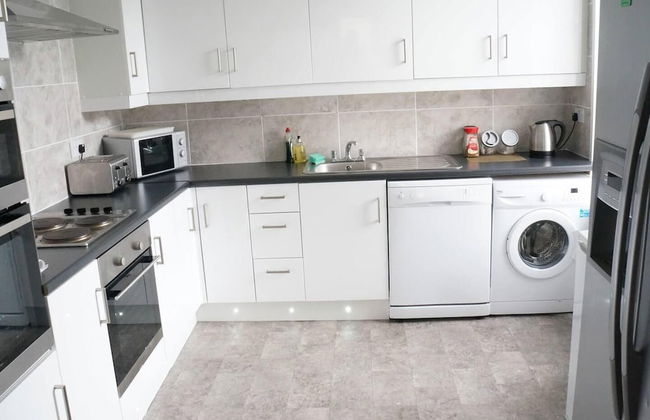 Rothesay - Apartment - Sleeps9 - Petsok - Parking - Foto 8