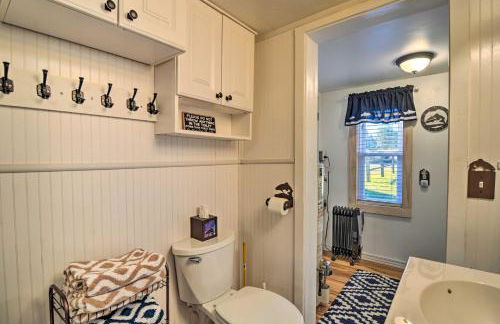 Riverfront Grayling Retreat with Fire Pit and Dock! - Foto 19