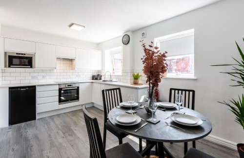 Waterfront 2 Bed Apartment - Free Parking & Wi-Fi - Foto 14