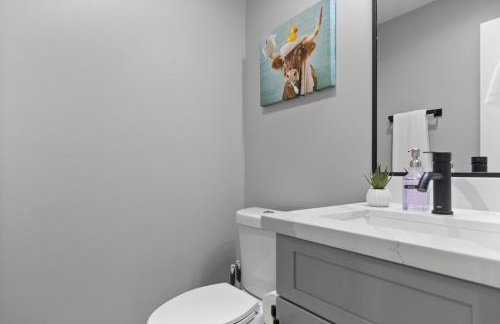 Houston Home - 4 Bedrooms, 5 Beds, Hot Tub, Games - Foto 37