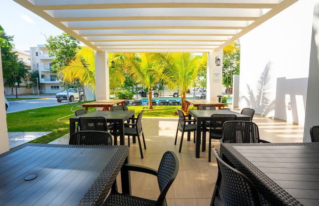 Luxury Apartment With Poll - Photo 74