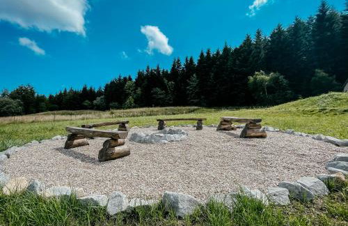 Stodoły Modyń - Domki w Beskidzie Wyspowym - staw kąpielowy, balia, sauna, grota solna - widok na góry - Photo 32