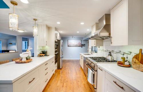 Luxe Redmond Family Home Sauna, Solarium and Creek - Foto 10