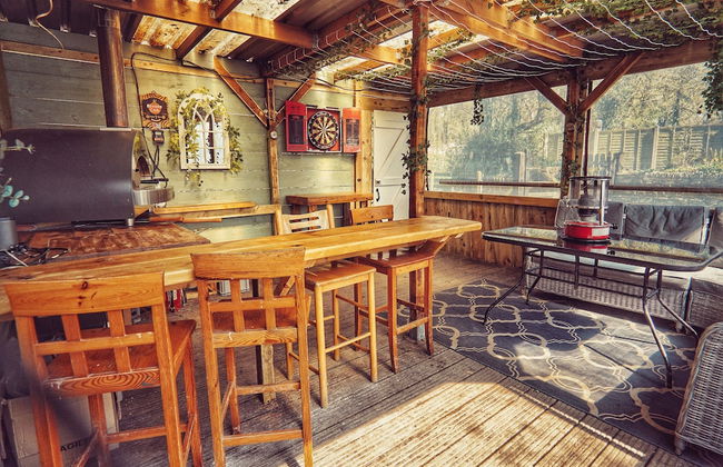 3-bed Cottage - Sleeps 5, Riverside, Hot Tub, Pets - Foto 23