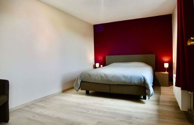 Tranquil Holiday Home in Manhay with Hot Tub near Ski Area - Photo 9