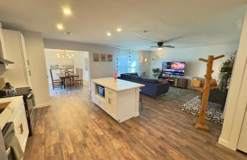 5 Star Stay Large Remodeled Modern 4BR Near UNT and TWU Sleeps 10 - Foto 31