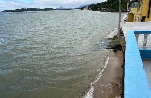 Três suítes em frente ao mar - Foto 18