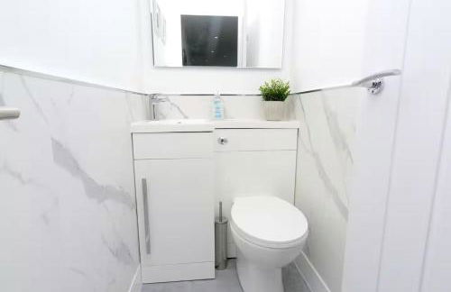 The View in Moelfre for 8 people with sea views - Pass the Keys - Photo 46