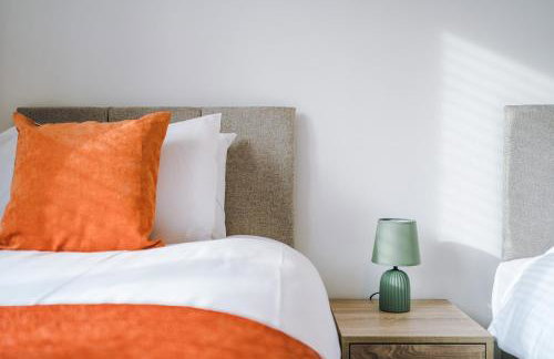 Modern 3 Bedroom House Perfect for Short and Long Stays - Foto 46