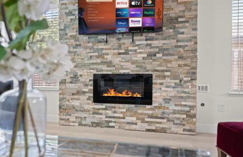 Recently Upgraded House with King Suite, quiet NBHD, Fast Wifi, and Yard - Foto 4