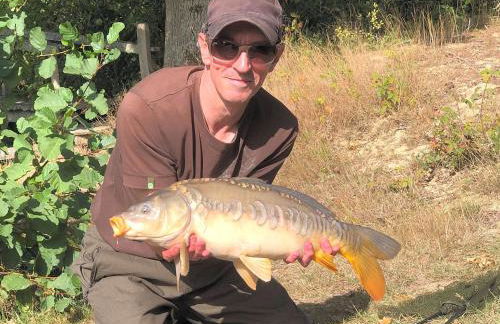 Charming tranquil Shepherds Hut with lakeside balcony 'Roach' - Foto 31
