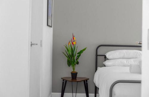 Free Parking - Central - Sleeps 6 - 2 Bedrooms - Foto 37