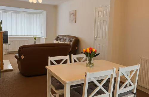 Elegant & Cozy 3 Bed End Terraced Stay - Foto 29