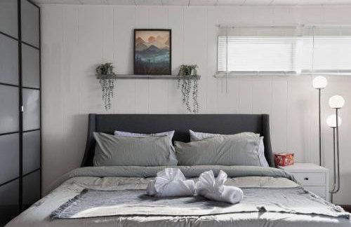 Relaxing 4 bedroom - Full Kitchen & Dining - BART - Photo 13