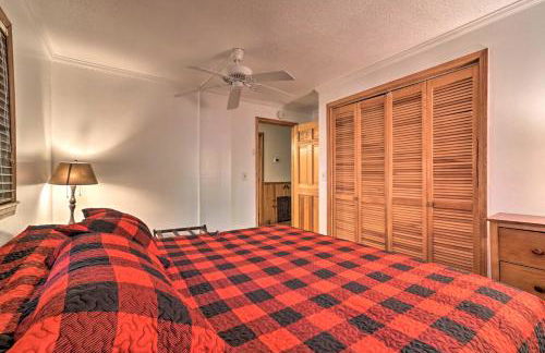 Serene Sky Valley Family Chalet with Fireplace - Foto 25