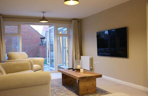 Luxury 6-Bedroom House 5 minutes from Bicester Village Shopping Outlet - Perfect for Business and Family Stays! Private Parking for 4 Cars! - Photo 22