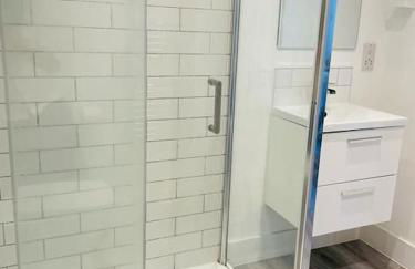 Stunning huge openplan 2Bed flat - Photo 17