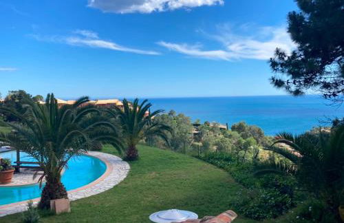 Maison vue mer avec piscine sur la Côte d'Azur - Photo 1