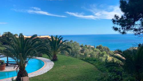 Maison vue mer avec piscine sur la Côte d'Azur - Photo 1, Garden