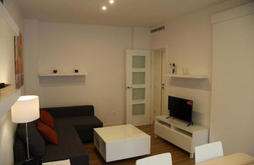 Apartamentos Hiedra y Tapinería Mercado Central - Photo 44