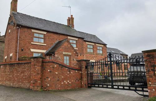 Woodbine Cottage-PART OF ALTON COTTAGES - Foto 1