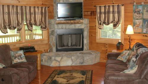 Charming Cabin Rental with a Hot Tub and Fireplace in the Smoky Mountains - Foto 2