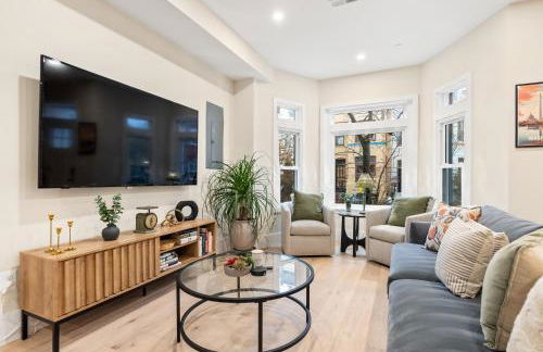 5-Bedroom Home with 2 Kitchens & Rooftop Deck, U Street and Shaw - Foto 1