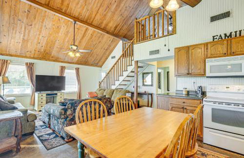 Boat and Swim Lakefront Toledo Bend Retreat! - Foto 8