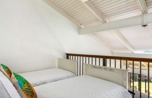 Stunning Golf Course front near the beach - Photo 33