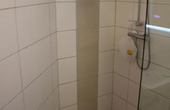 Großzügiges Erdgeschoßapartment mit Balkon und eigenen kostenlosen Parkplatz - Foto 17