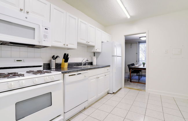 Fantastic 2BR Condo with Gym - Photo 16