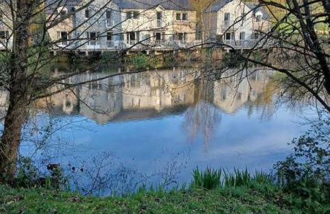Cottage avec Parking gratuit - piscine et jeux - Foto 23