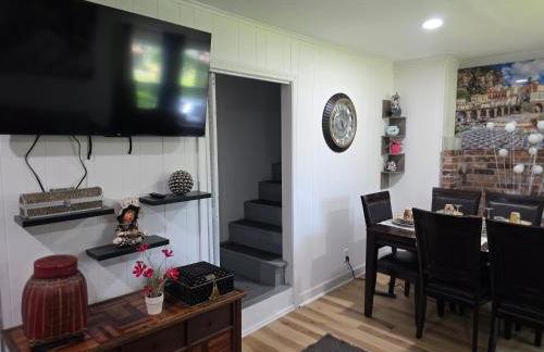 Charming 3 bedroom 2 bath home in Bloomfield with wishing well - Foto 27