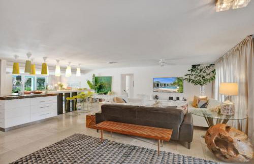 New! Waterfront Heated Pool, Fishing Pier, Designer Touches, 2mi to Beach - Photo 50