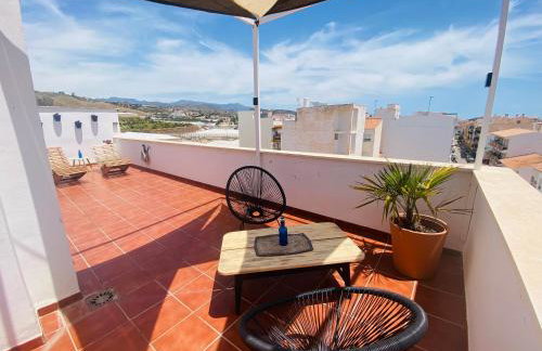 Duplex with private Rooftop and views - Photo 18