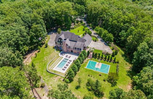 Luxury Mountain Mansion, 7BR, 8 king beds, 10000sf, Views, Pool, Sport Court, Gym, Sauna, Petting Zoo - Foto 72