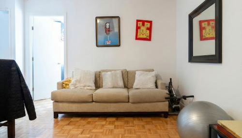 Skyline with Hudson Views Modern Battery Park Stay - Foto 3, furniture